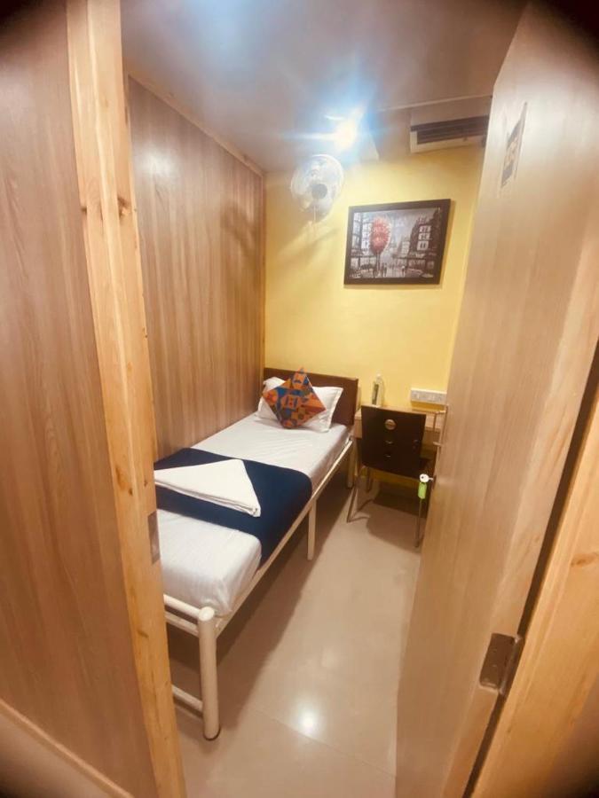 Royal Cabin Stay Mumbai Exterior foto