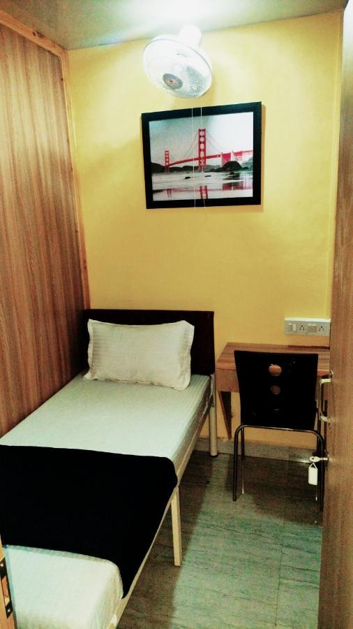Royal Cabin Stay Mumbai Exterior foto